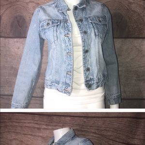GAP juniors xl denim jacket (adult small)